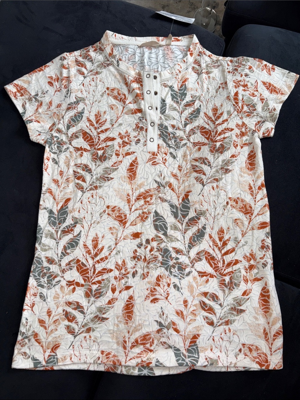 Women’s Short-Sleeve Henley Top in Ivory with Rust Leaf Print
